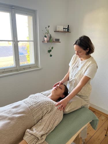 Praxis ADRAYA Fabienne und Caroline Mazenauer — Naturheilpraktiker in Winterthur