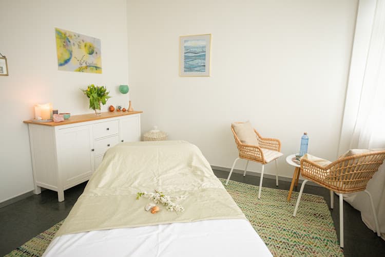 Anna's Esalenraum - Massagepraxis — Massage in Schwerzenbach