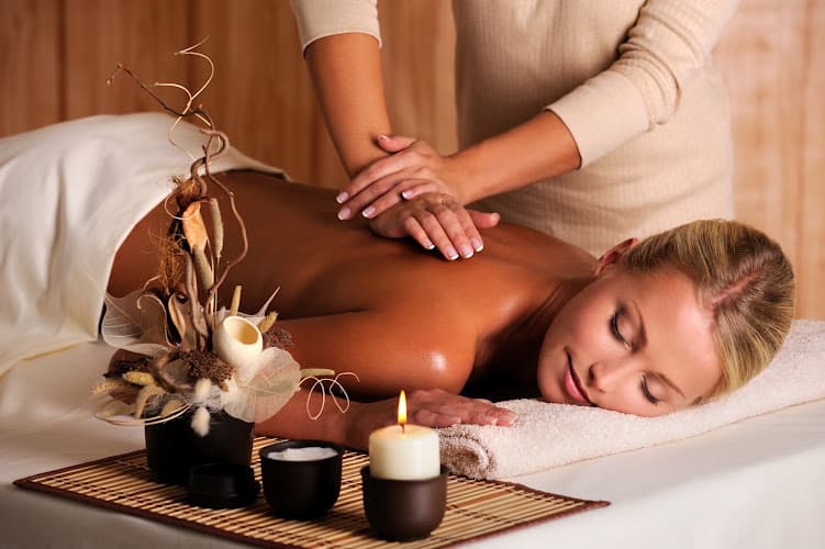 Warinna Thai Massage & Japanese Head Spa — Massage in Küsnacht