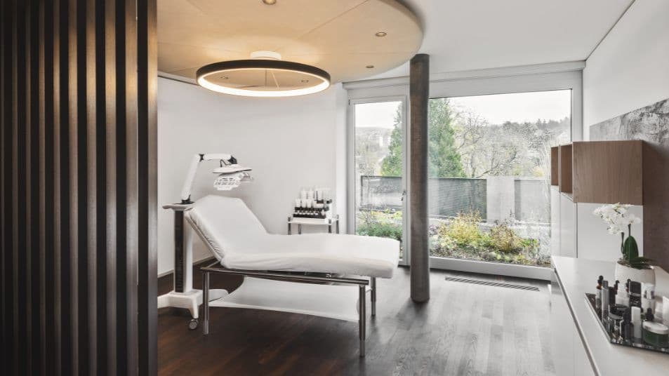 Praxis AVORYA: Ästhetik, Biostimulatoren, Anti-Aging, Injectables & Laser (Zollikon/Zürich) — Kosmetikstudio in Zollikon (Bild 2)
