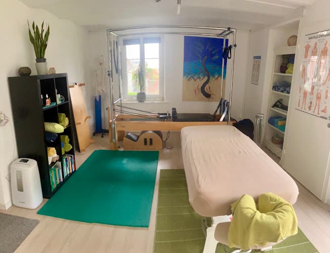 CAT Pilates & Yoga - PT Gonzalez GmbH — Massage in Horgen