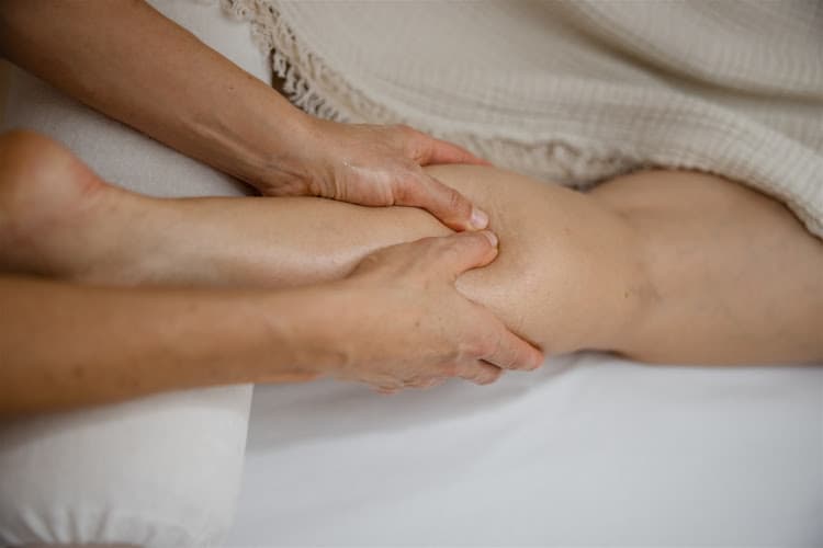 Elena-Holistic - Praxis für Komplementärtherapie, manuelle Therapien, Schmerztherapie, Kinderwunsch usw. — Massage in Horgen
