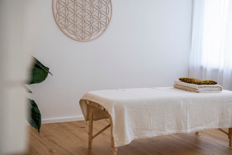 Sonja Ohui Nartey, Praxis KörperPlus — Massage in Zürich
