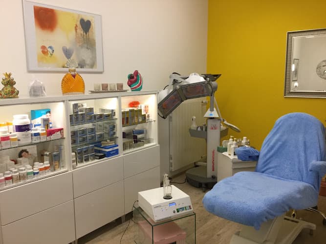 BeautyPerfect, Andrea Lehr, Binella Medical Beauty, ananne, AntiAging, Kosmetik Zürich, Beauty Institut, Kosmetikstudio — Kosmetikstudio in Zürich