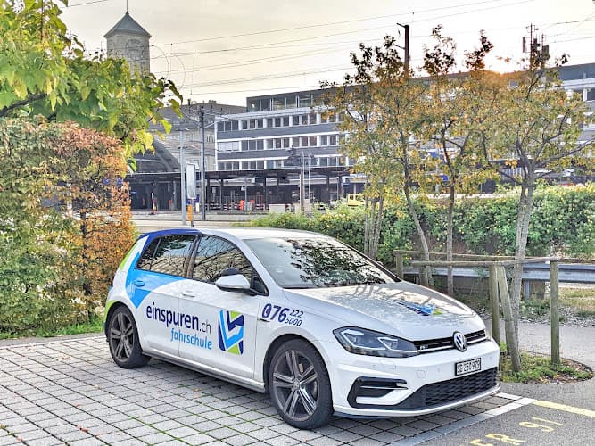 Fahrschule Einspuren