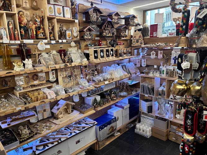 612 - Swiss Goods and Souvenirs