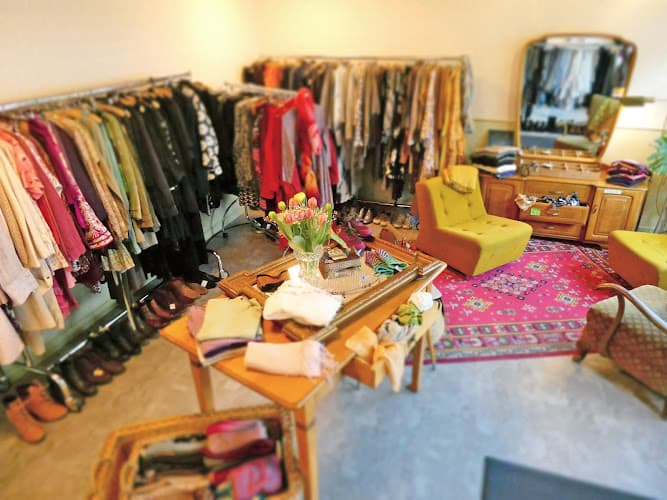 stoffwechsel - Secondhand & Schmuckes