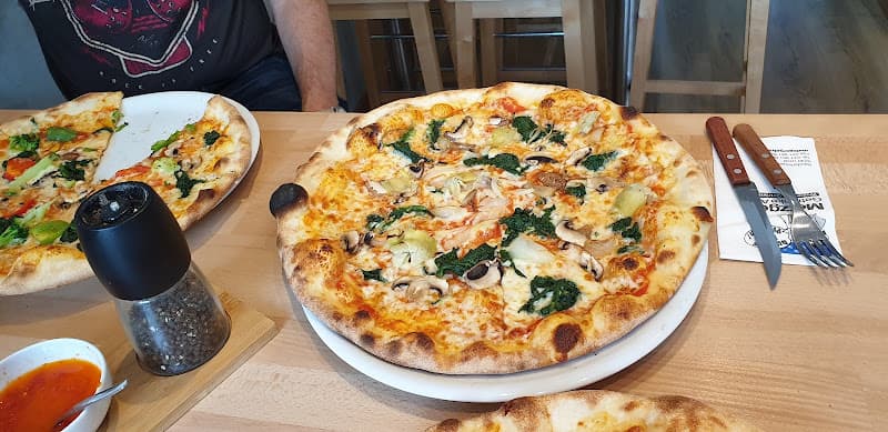 Pizzeria Piccola LACHEN ST. GALLEN