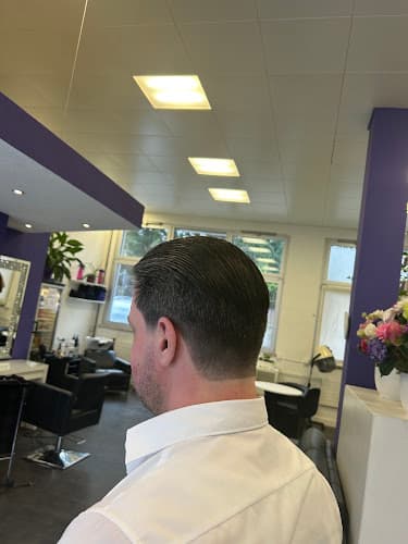 Mynor Cuts Barber & Hair Studio