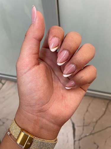 Aurora Nails - Shellac St. Gallen, French Nägel St. Gallen, Nail Art St. Gallen, Maniküre St. Gallen, Pediküre St. Gallen