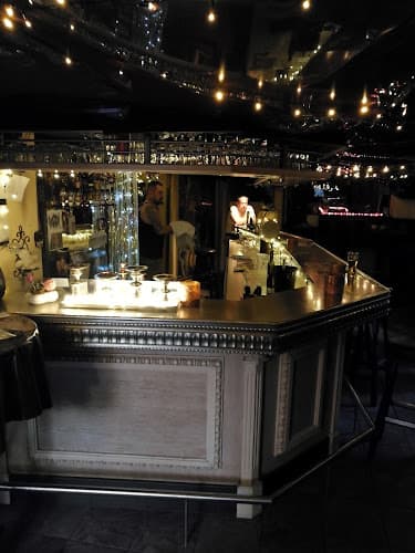 Guacci's Bar