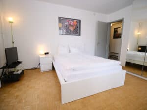 Zuerich Apartments Kurvenstrasse — Immobilienverwaltung in Zürich (Bild 3)