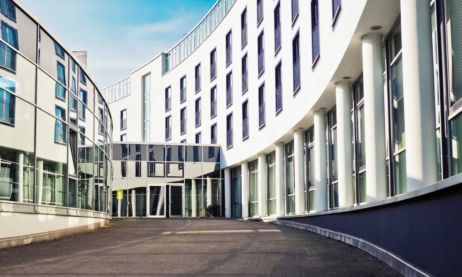 Immoplus Services AG Hauswartung - Gebäudeunterhalt - Facility Maintance Service Zürich — Reinigungsfirma in Zürich