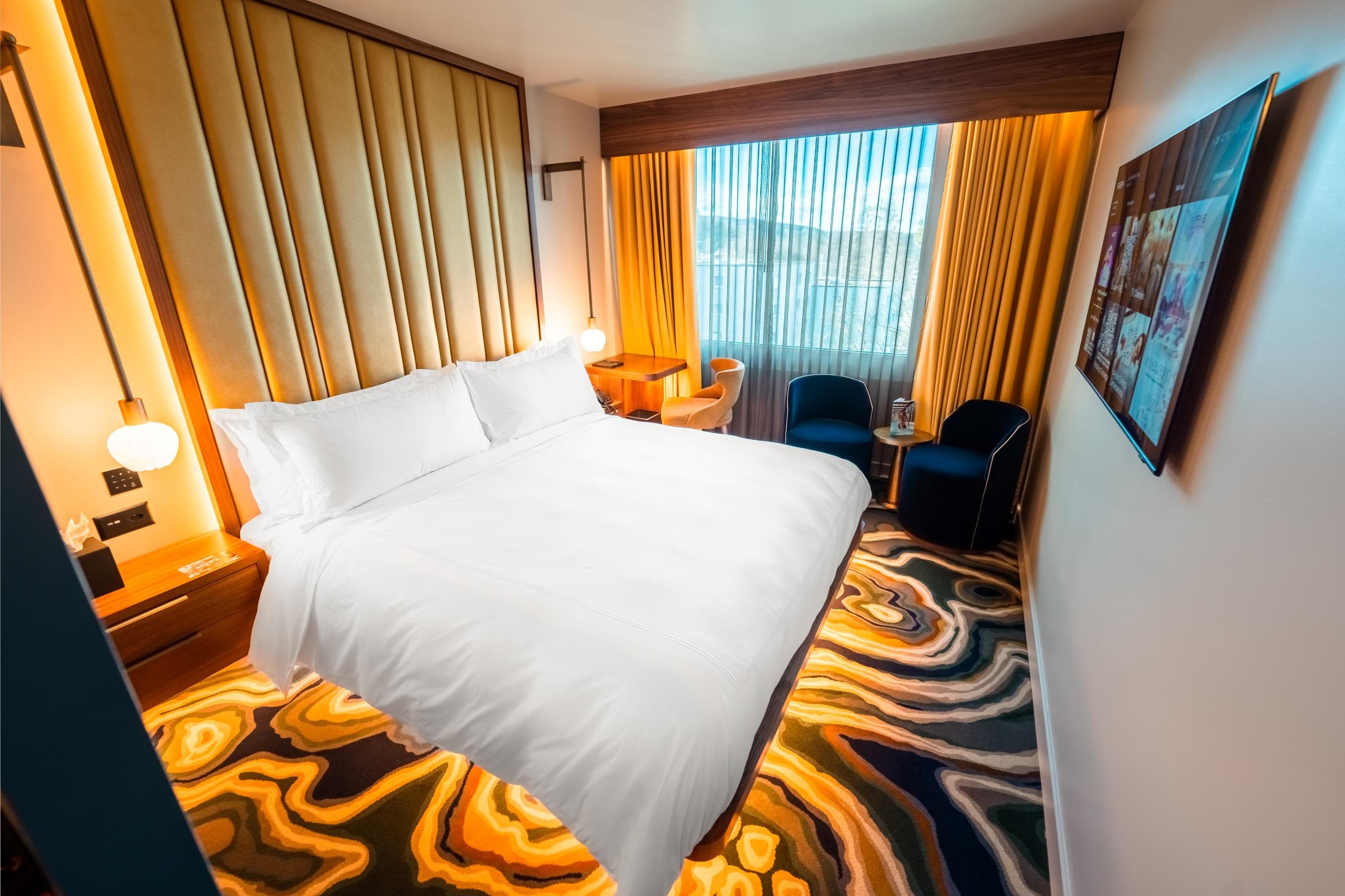 Superior East Wing Rooms by FIVE Zurich — Hotel in Zürich