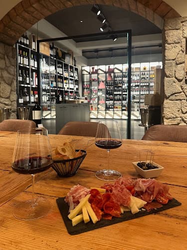Dinovino AG — Weinhandlung in Mönchaltorf