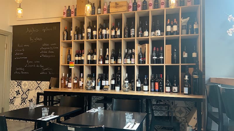 YAMAS Bistro Wine Bar — Bar in Zürich