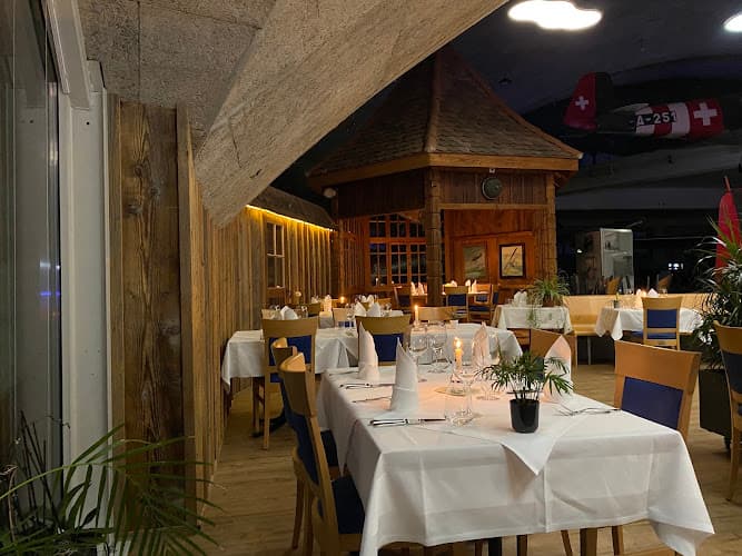Restaurant - Holding - Flügerstübli - Dübendorf - Militärflugplatz — Restaurant in Dübendorf