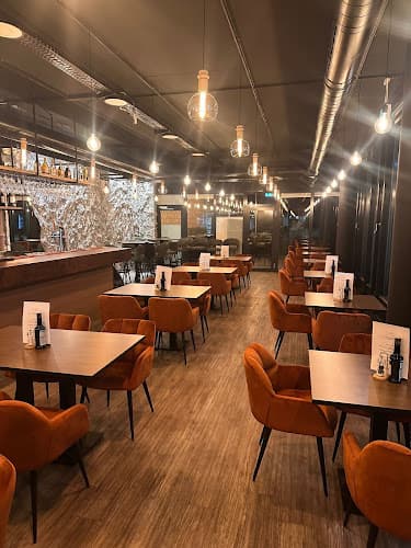 Gallery Food & Lounge Bar — Bar in Zürich