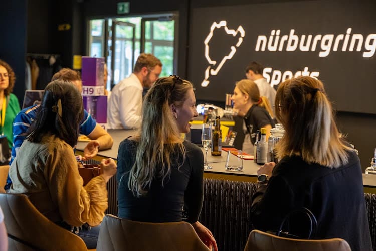 Nürburgring eSports - SimRacing Lounge & Bar Zürich Opfikon — Bar in Opfikon