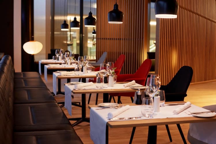 SWISS First Lounge A — Bar in Kloten