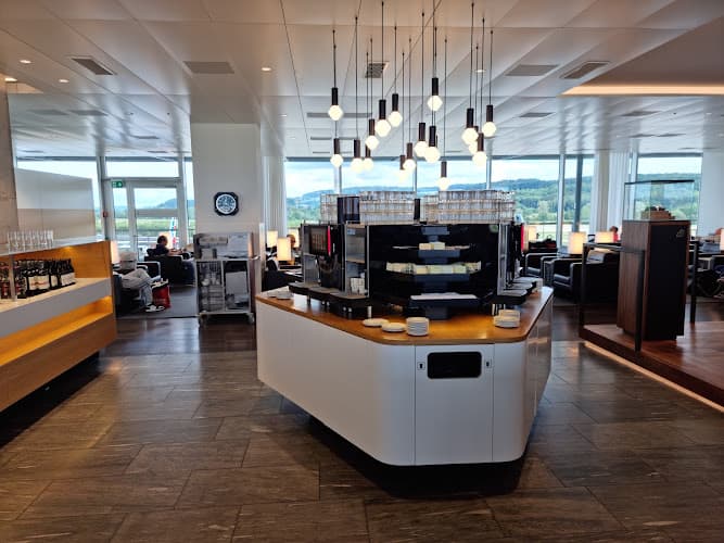 SWISS Business Lounge E — Bar in Kloten