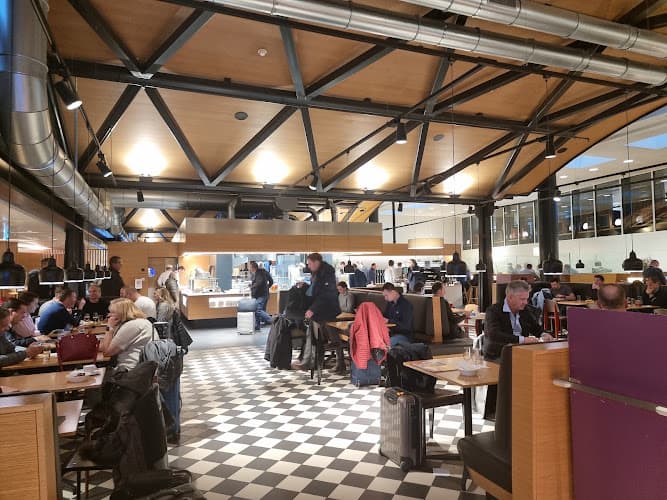 SWISS Alpine Lounge — Bar in Kloten