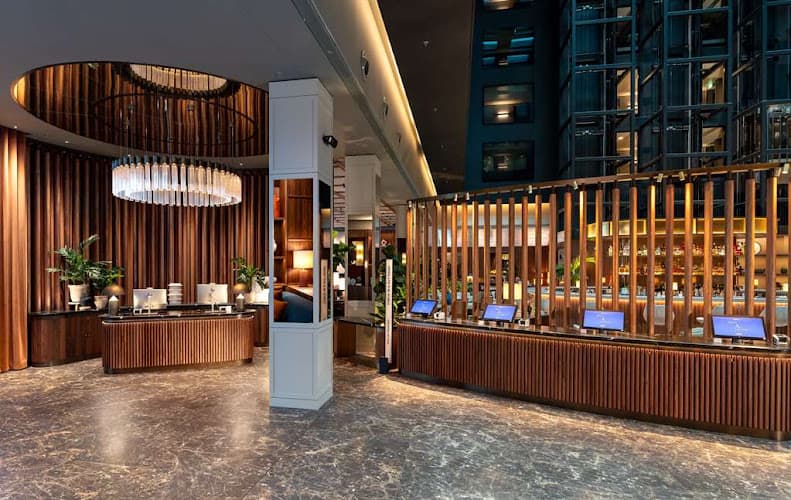 Radisson Blu Hotel, Zurich Airport — Bar in Kloten