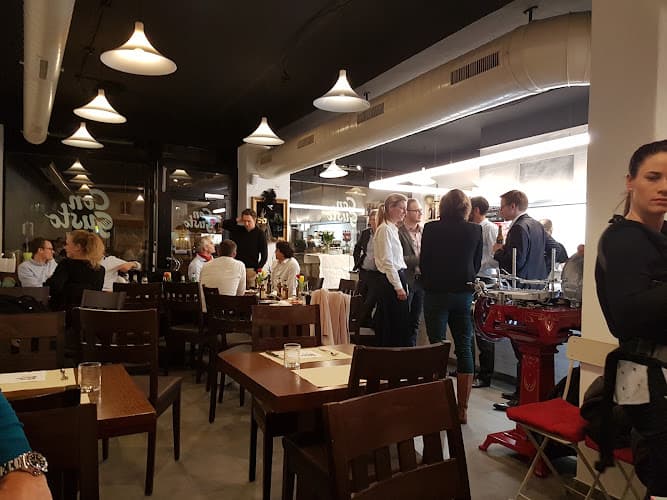 Con Gusto Schaffhauserplatz — Pizzeria in Zürich