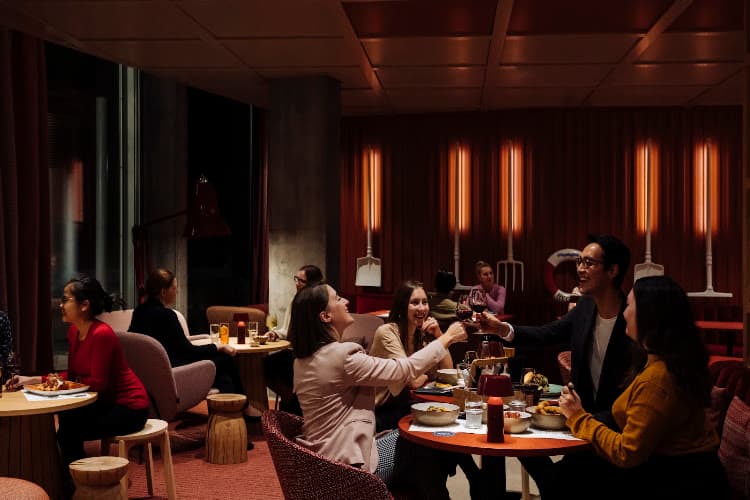 ZOOM Restaurant & Bar — Restaurant in Kloten