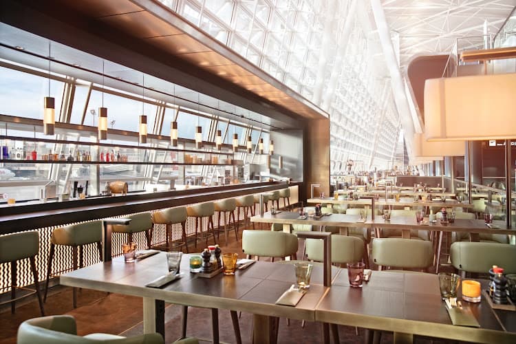 Center Bar and Kitchen — Restaurant in Kloten