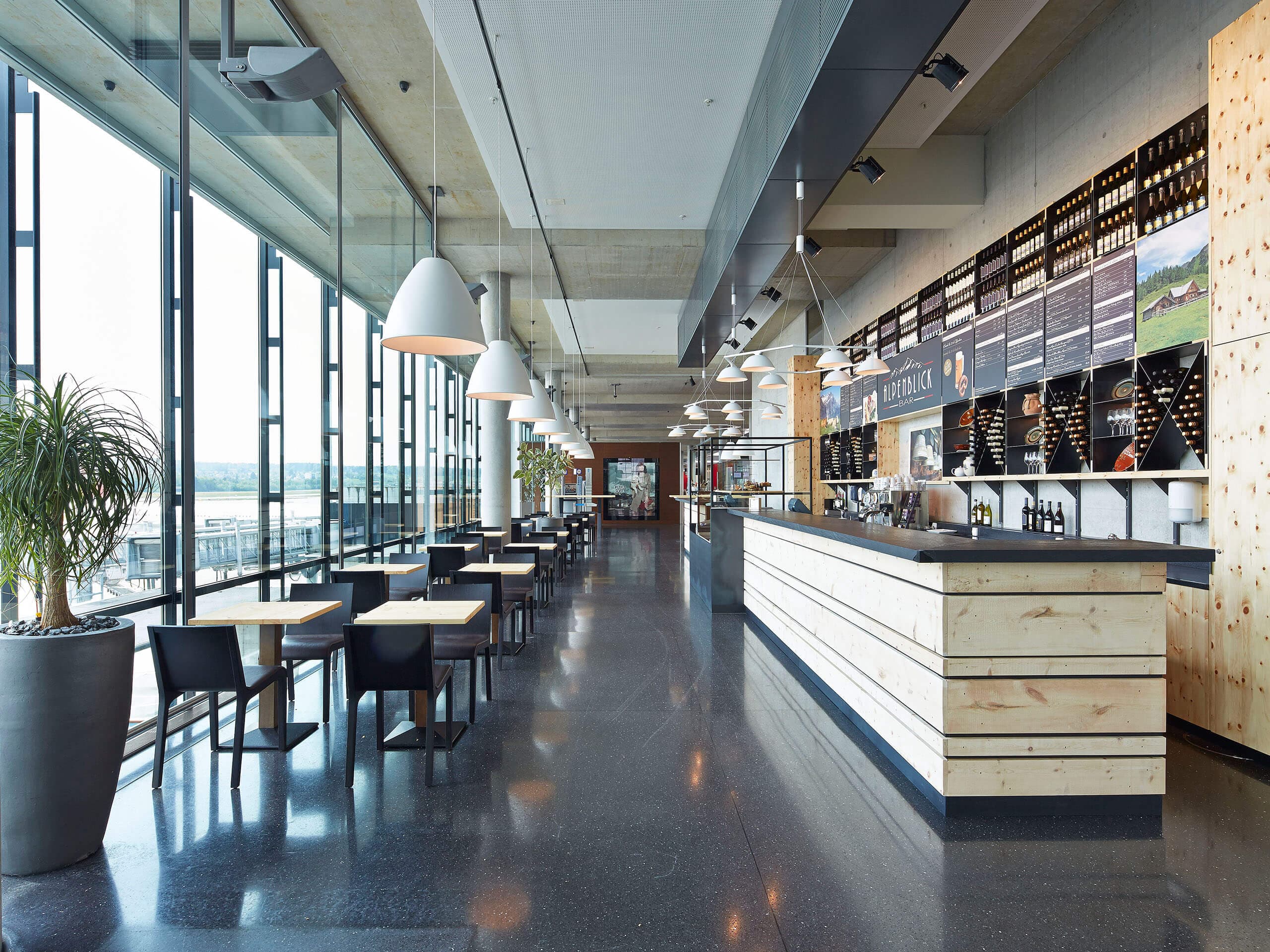 Alpenblick Bar — Restaurant in Kloten (Bild 3)