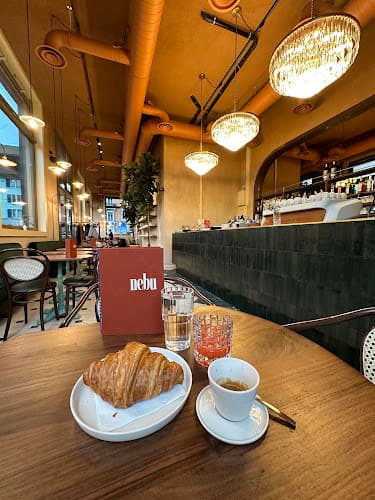 Nebu - Die Keramikmal Bar — Maler in Zürich
