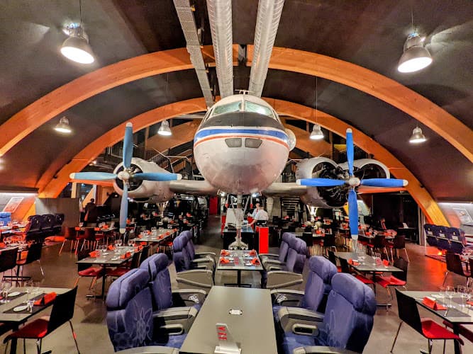Runway 34 — Restaurant in Opfikon