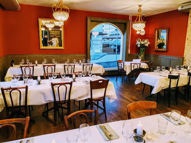 Saal Parterre — Restaurant in Dübendorf