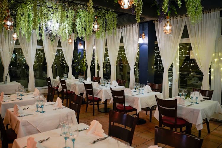 SAFRAN - Indian Restaurant Zürich — Restaurant in Dübendorf
