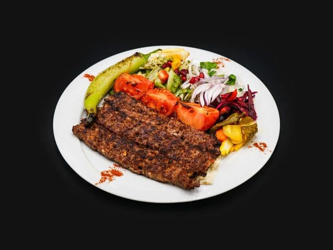 مطعم عراقي عربي كوردي Mama's Grillhaus — Restaurant in Volketswil (Bild 3)