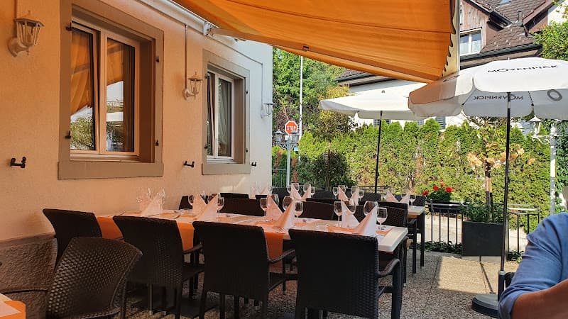 Zur Salzwaag — Restaurant in Stäfa