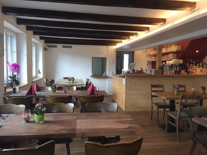 Restaurant Kreuz Horgenberg — Restaurant in Horgen