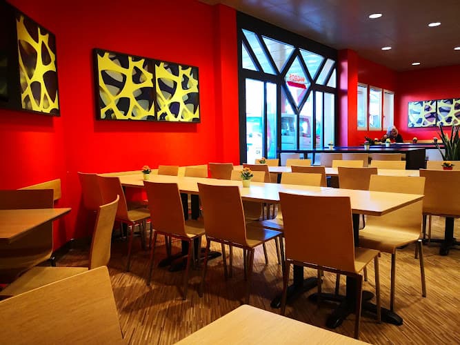 Migros Restaurant - Dietikon - Löwenzentrum — Restaurant in Dietikon