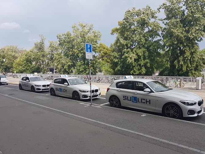 Fahrschule SULI Zürich | Auto Fahrstunden & VKU — Fahrschule in Zürich