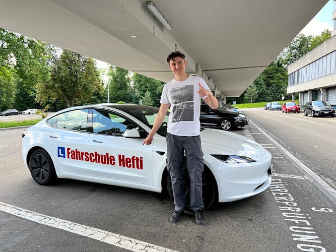 Zueri VKU Kurs - Verkehrskunde Zürich — Fahrschule in Zürich