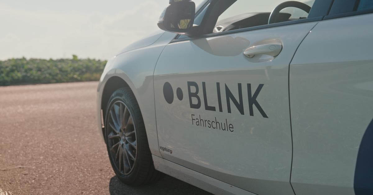 BLINK Fahrschule Zürich | Auto Fahrstunden, Motorrad Grundkurse, VKU — Fahrschule in Zürich (Bild 2)