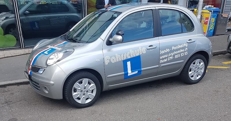 Autofahrschule Mike Ponikelsky — Fahrschule in Zürich