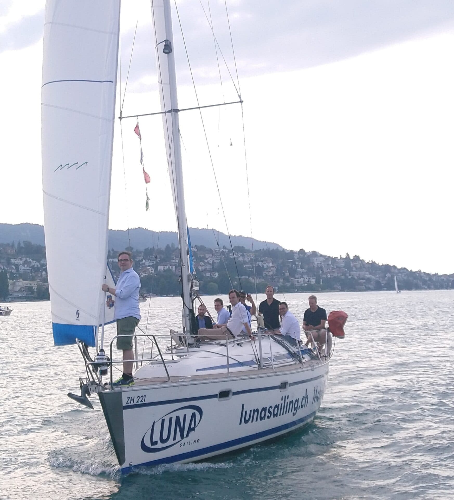 LUNA Boatschool Ihre Segelschule und Bootsschule in Zürich Wollishofen — Fahrschule in Zürich (Bild 2)