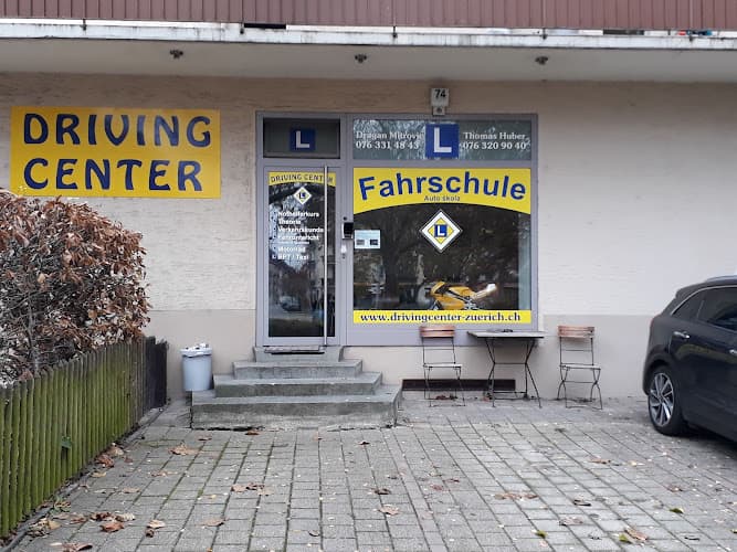 Driving Center GmbH Zürich — Fahrschule in Zürich