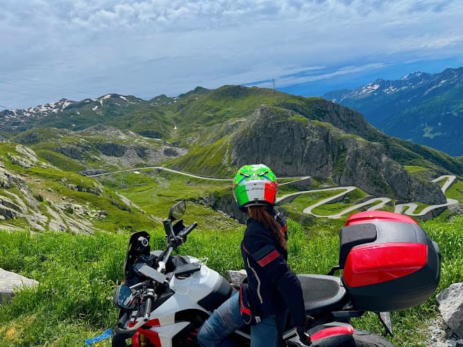 Driving Center - Driving School & Motorcycle Rental — Fahrschule in Zürich