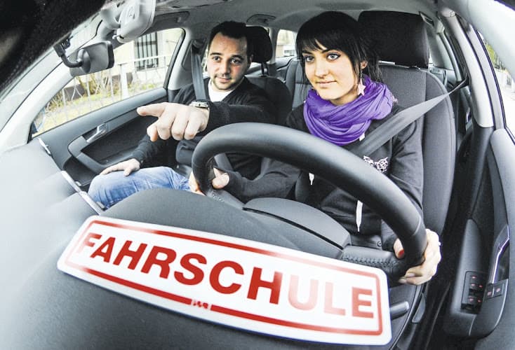 Verkehrskunde Oerlikon 150 Franken — Fahrschule in Zürich