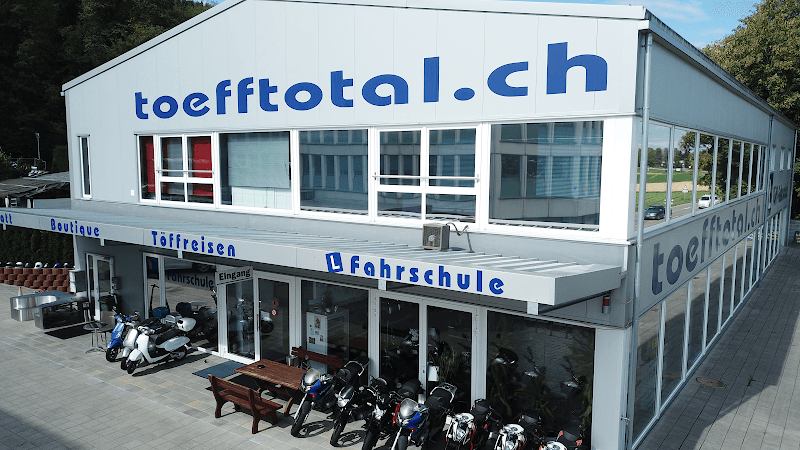 küde's toefftotal.ch — Fahrschule in Fällanden