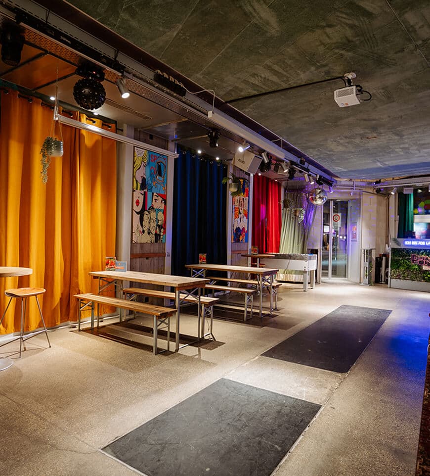 RAUM 84 - Karaoke - Bar - Ping Pong - Beer Pong - Partylocation — Bar in Zürich (Bild 3)