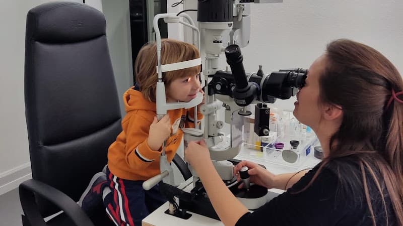 Augenpraxis Dielsdorf AG - Priv. Doz. Dr. med. habil. Maria della Volpe - Augenarzt Dielsdorf, spez. Ophthalmochirurgie FMH
